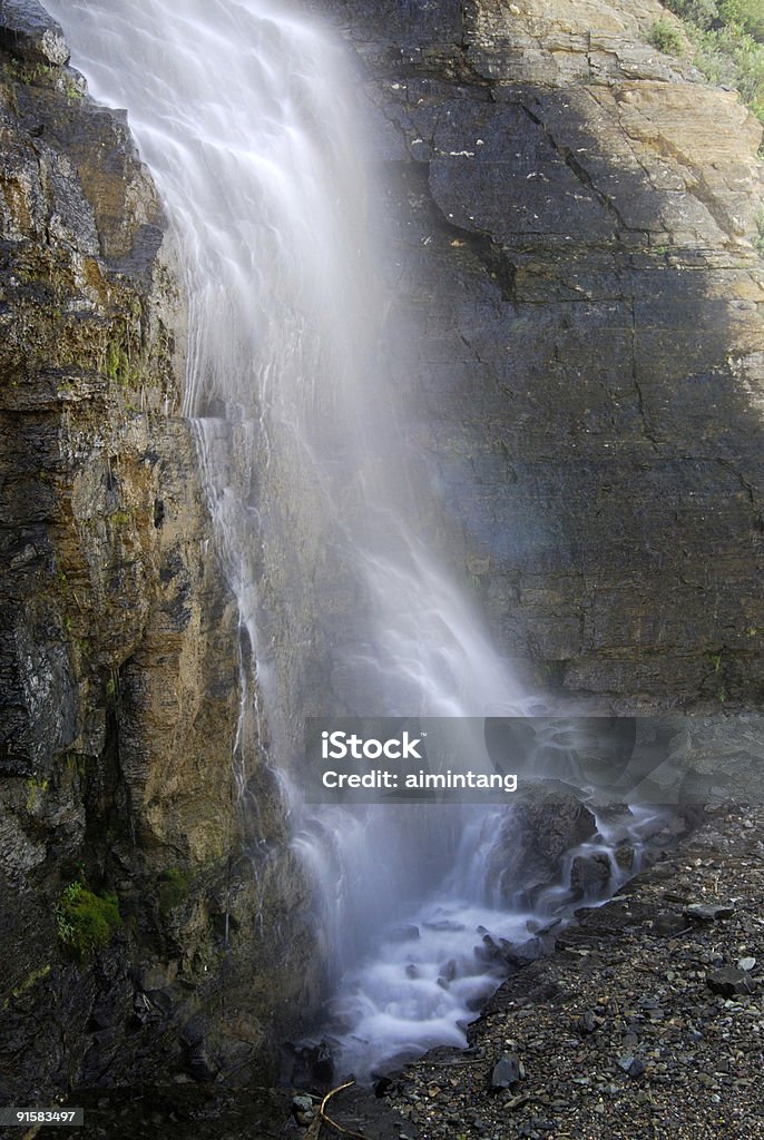 Cachoeiras na estrada - Foto de stock de Cascata royalty-free