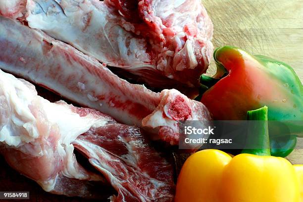 Carne Cruda - Fotografie stock e altre immagini di A forma di blocco - A forma di blocco, Affettare il cibo, Alimentazione non salutare