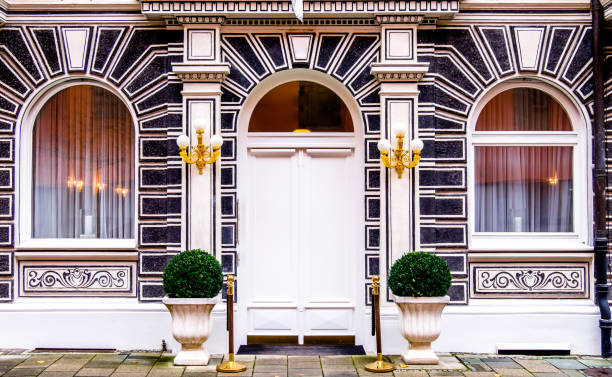 istock old wooden door 915849446