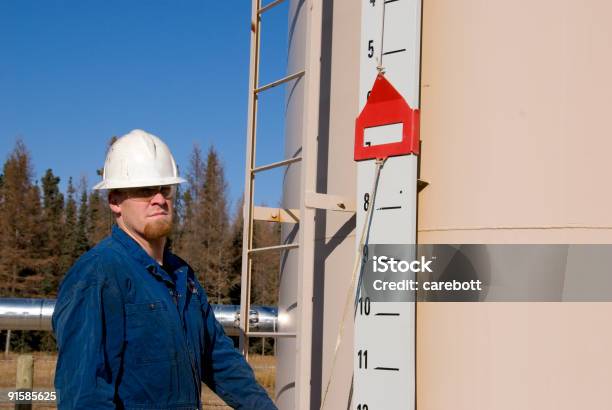 Photo libre de droit de Vérifier Les Niveaux banque d'images et plus d'images libres de droit de Alberta - Alberta, Métier, Gaz naturel