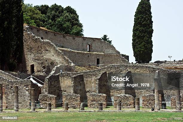 Foto de Ruínas De Pompeu e mais fotos de stock de Ajardinado - Ajardinado, Antigo, Arcaico