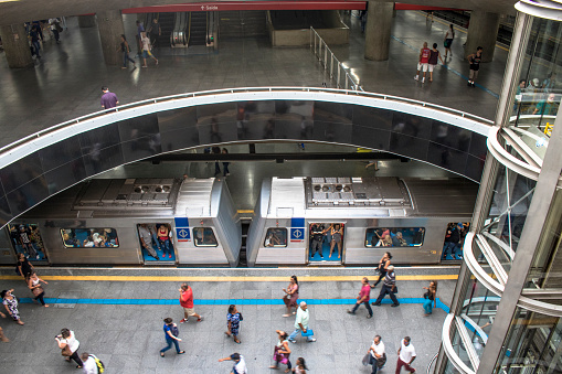 Sao Paulo, Brazil, March 10, 2017. Trains and passengers at the Se Subway Station, is the central and busiest station in the Sao Paulo city. It is located in the Se Square. It integrates the Blue Line with the Red Line