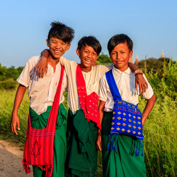 istock Young Burmese schoolboys in Bagan, Myanmar 915897504