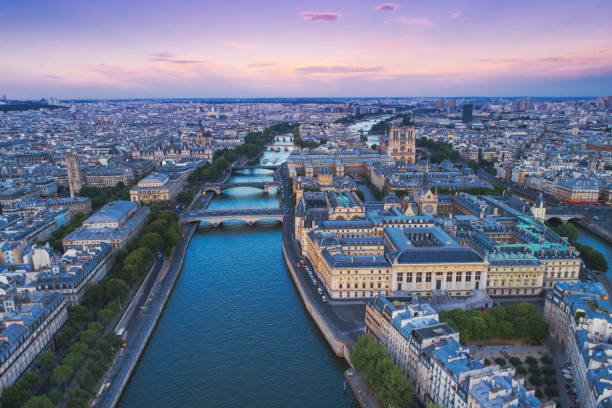 istock Seine river Paris sunset aerial 915917964