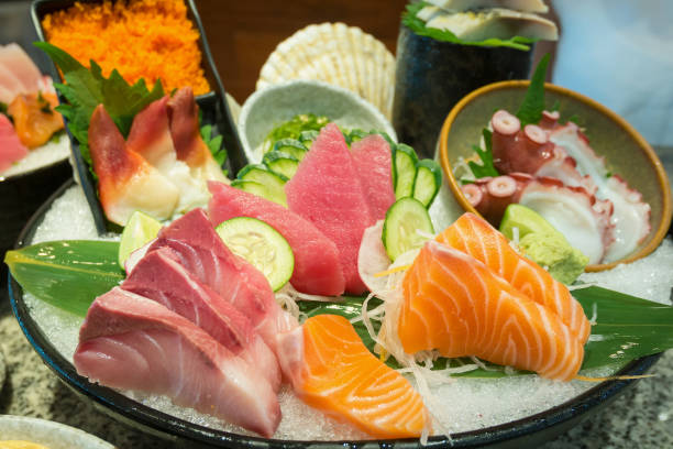 zestaw sashimi z tuńczykiem łososia na lodzie - thai culture food ingredient set zdjęcia i obrazy z banku zdjęć