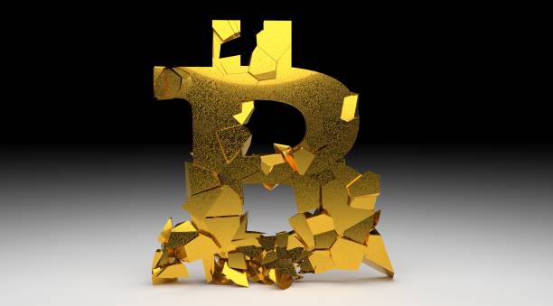 istock Bitcoin Crash - 3D Render shatter of global cryptocurrency 915940548