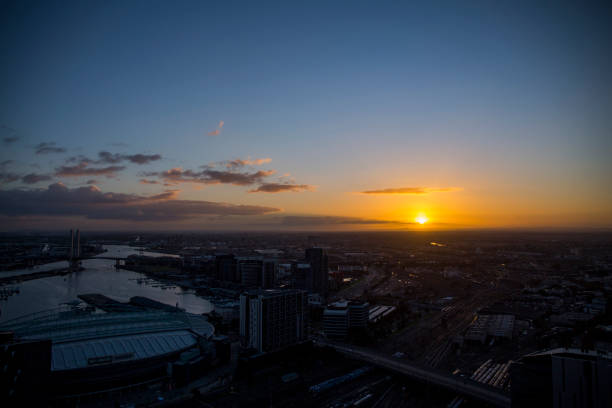 メルボルンの街並みの夕暮れ - melbourne casino australia city ストックフォトと画像