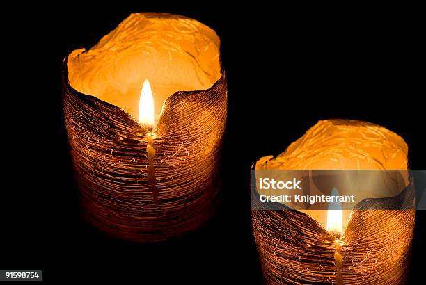 Candela - Fotografie stock e altre immagini di Attrezzatura per illuminazione - Attrezzatura per illuminazione, Bianco, Calore - Concetto