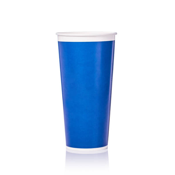 istock Blank blue paper cup for soft drink or coffee. Studio shot isolated on white 915988322