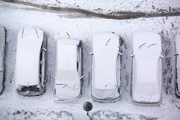 istock snow in parking lot 91600919