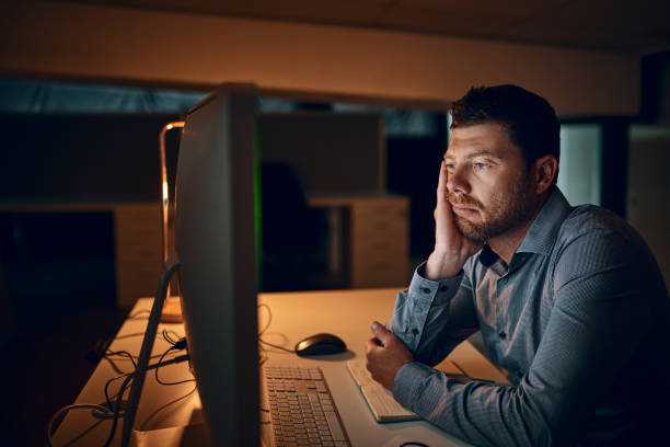 istock The late shift has him in a dull and dreary mood 916016988