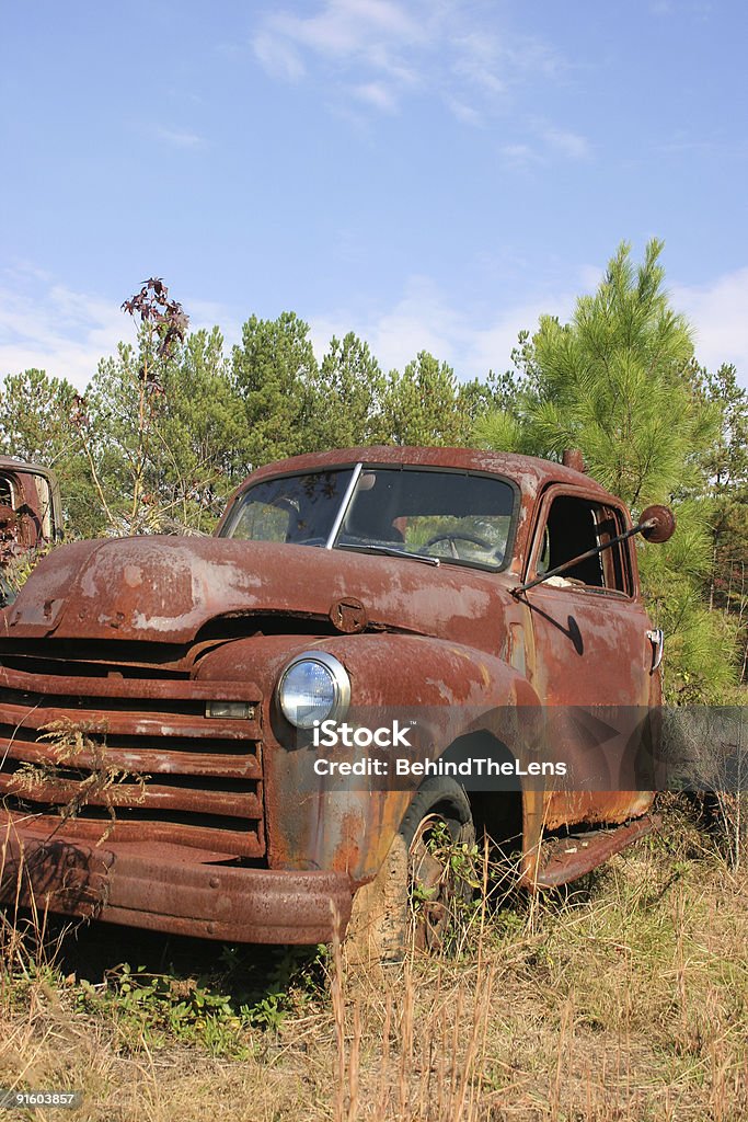 Rusty camión de - Foto de stock de Abandonado libre de derechos