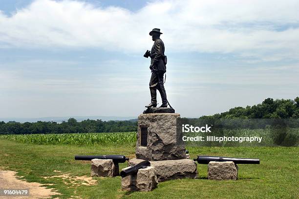 Photo libre de droit de Statue Du Soldat De La Guerre De Sécession Le Champ De Bataille De Gettysburg banque d'images et plus d'images libres de droit de Parc public