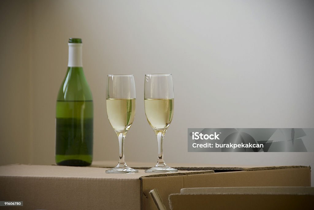 Weingläser und eine Flasche - Lizenzfrei Alkoholisches Getränk Stock-Foto