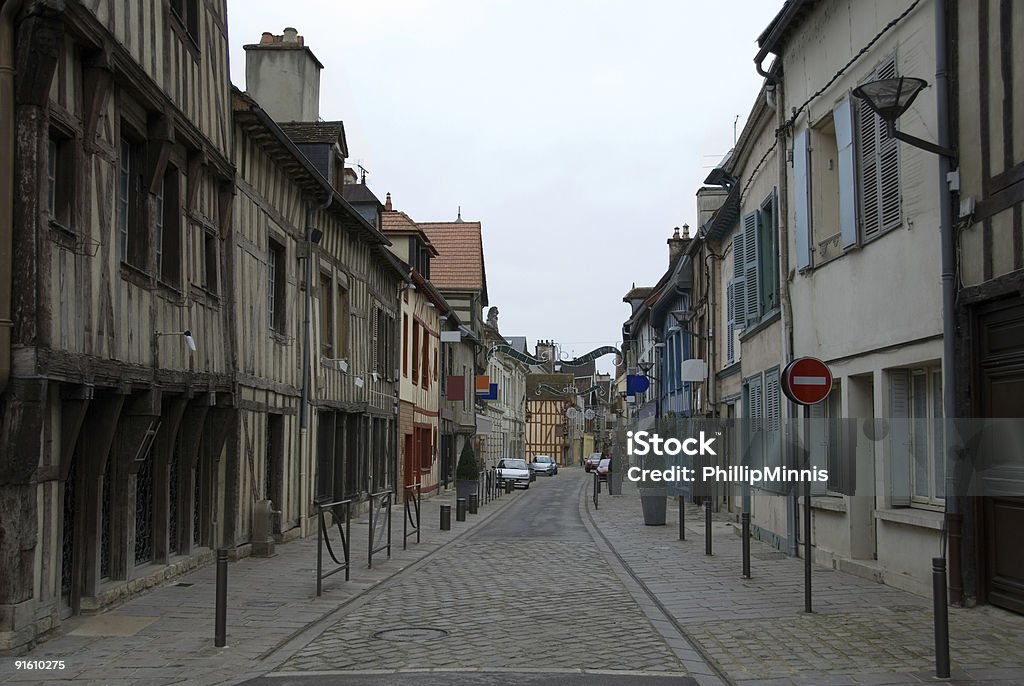 Village Street - Foto de stock de Aldea libre de derechos