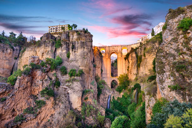 pont de ronda espagne puente nuevo - ronda photos et images de collection