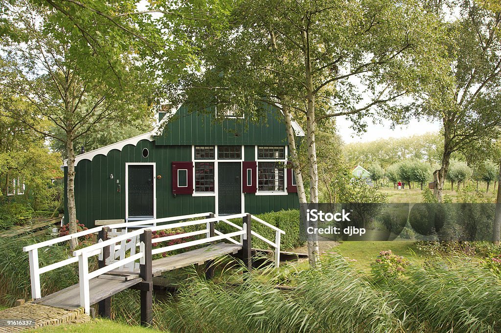 Neerlandés casa de madera tradicional - Foto de stock de Casa libre de derechos