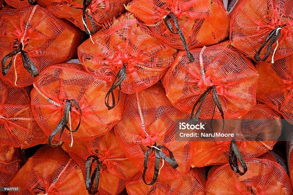 Leña apilado haces - Foto de stock de Bulto libre de derechos