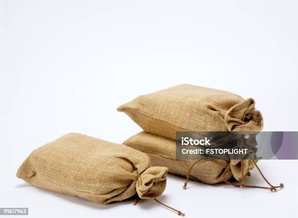 Sacos De Café - Fotografias de stock e mais imagens de Aniagem de Cânhamo - Aniagem de Cânhamo, Assado, Café - Bebida