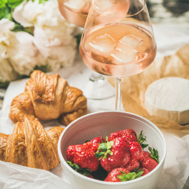 istock French style romantic summer picnic setting, square crop 916184186
