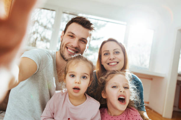 istock Family giggling 916185604