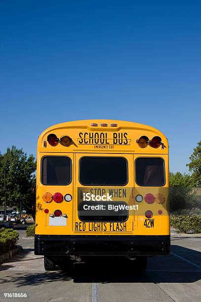 Foto de Ônibus Escolar e mais fotos de stock de Amarelo - Amarelo, Escotilha, Fotografia - Imagem