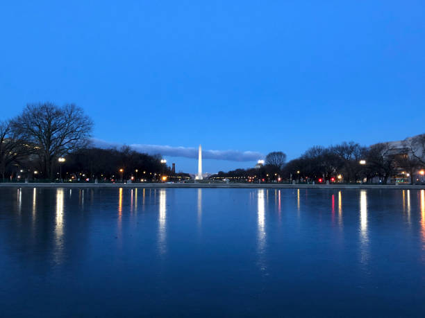 istock dawn and the Washington Monument 916193880