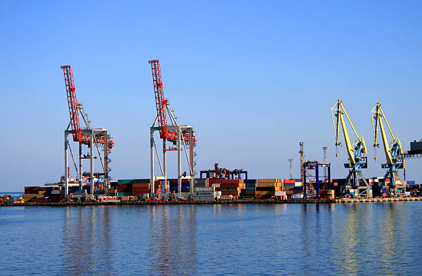 istock Mooring of trading port 91619660