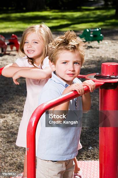 Foto de Playground Diversão e mais fotos de stock de 4-5 Anos - 4-5 Anos, Amizade, Cabelo Louro