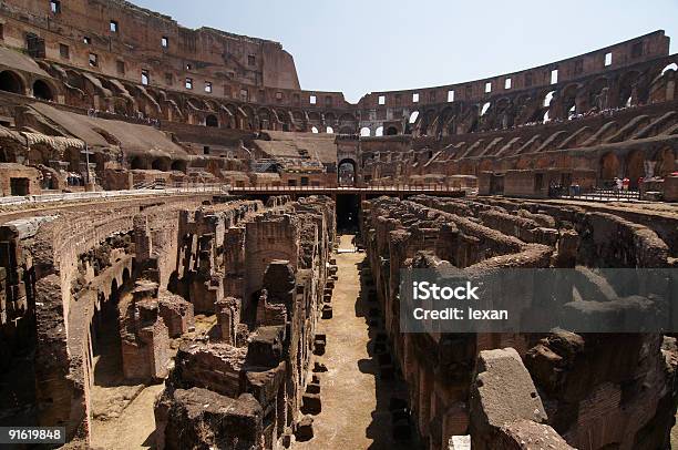 Foto de Interior Do Coliseu E Arena e mais fotos de stock de Destino turístico - Destino turístico, Gladiador - Papel Humano, Turismo Urbano