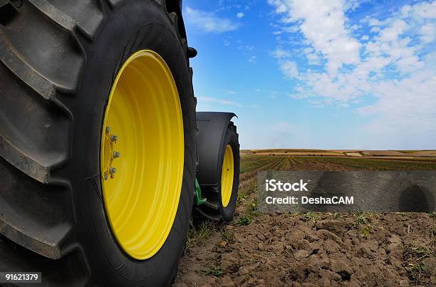 트랙터현대적이다 농업학 농기구 필드에 0명에 대한 스톡 사진 및 기타 이미지 - 0명, 가을, 건조한
