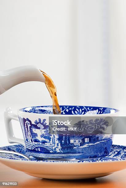 Наливать Чашкой Чая — стоковые фотографии и другие картинки Ароматический - Ароматический, Без людей, Безалкогольный напиток