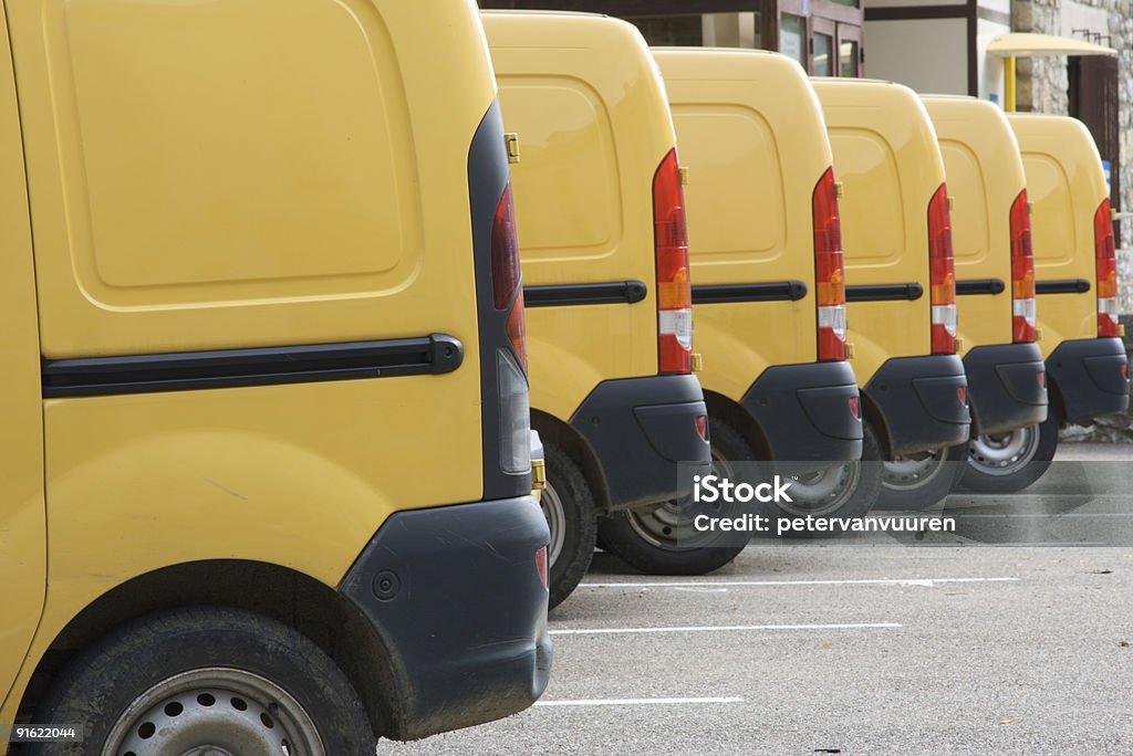 黄色い車 - 乗用車 バンのロイヤリティフリーストックフォト