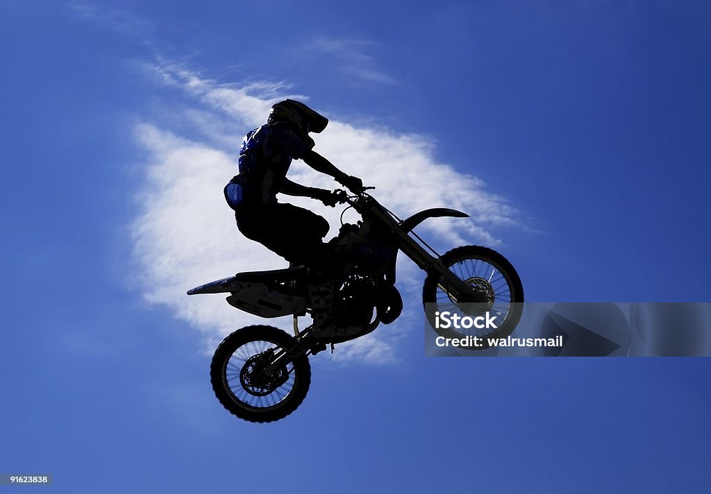 Saltando a silhueta de Motociclista - Foto de stock de Motocicleta royalty-free