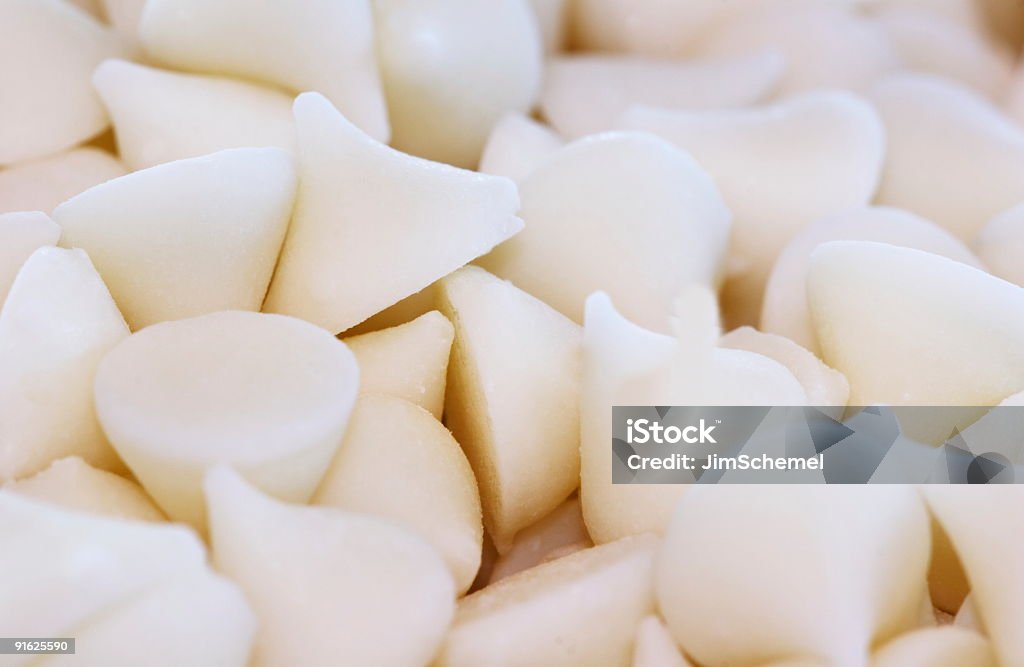 Chips di cioccolato bianco - Foto stock royalty-free di Cioccolato bianco