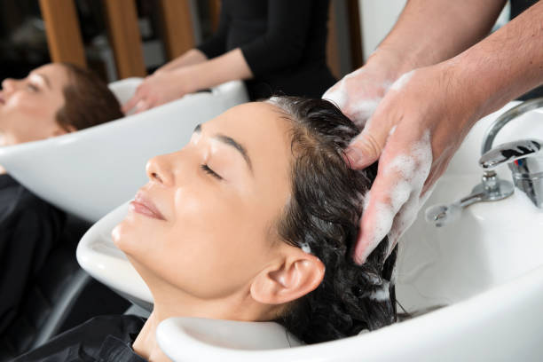 istock Washing Hair 916256566