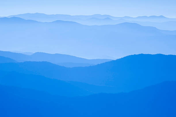 catena montuosa del blue ridge - blue ridge mountains mountain range north carolina tennessee foto e immagini stock