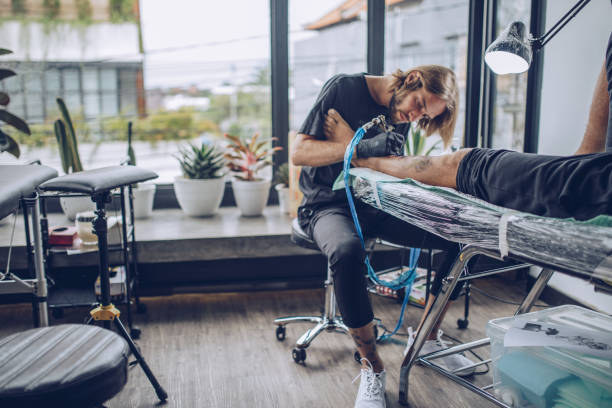 istock Time for a new tattoo 916274586