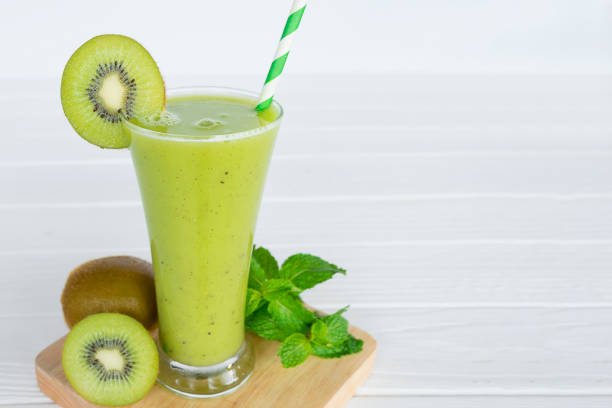 istock Kiwi smoothies and kiwi fruits 916307146