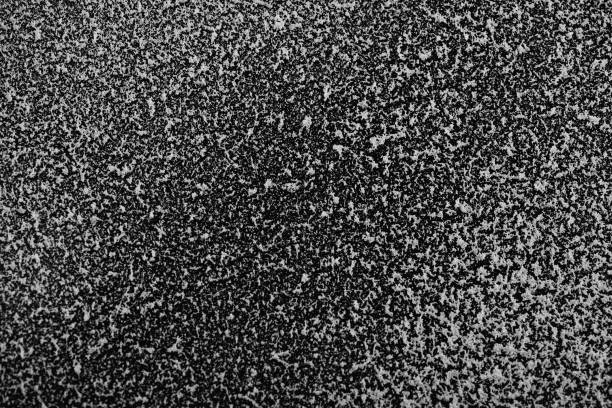istock modern grungy black and white background 916308100