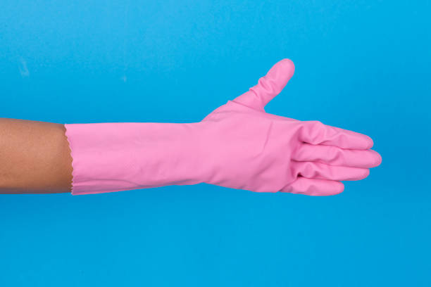 istock Pink Dishwashing gloves 916308156