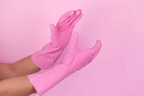 istock Pink Dishwashing gloves 916308308