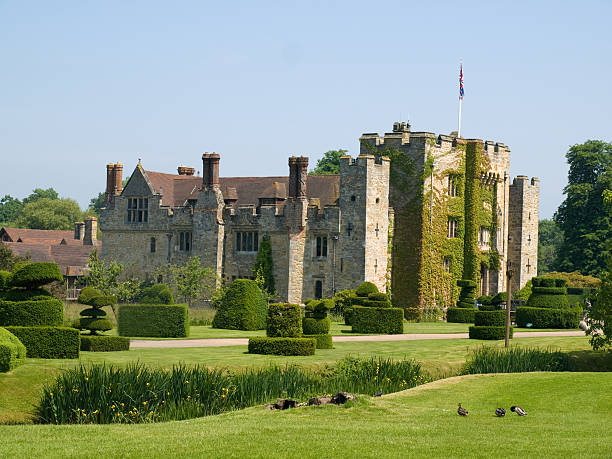 istock old English stone built historic castle 91633205