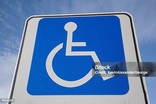 Eingeschränktes Parkverbot Stockfoto und mehr Bilder von Barrierefreiheit - Barrierefreiheit, Behindertenzeichen, Bewegung