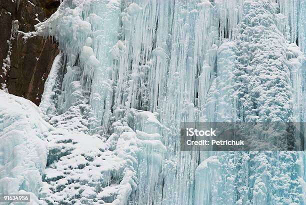 Winterwasserfall Stockfoto und mehr Bilder von Berg - Berg, Blau, Eingefroren