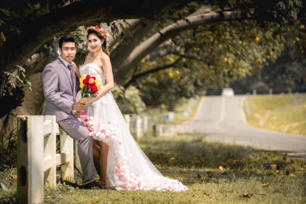 istock Asian bride and groom. 916379288