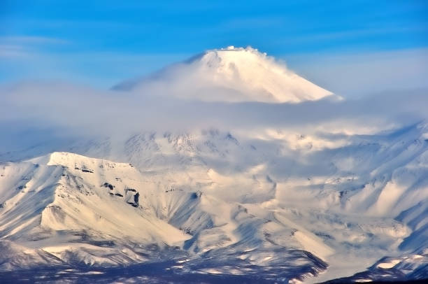 istock Volcanic landscape of Kamchatka 916389162