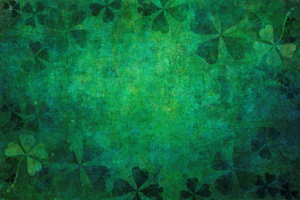 zielone grunge shamrock tle - st patricks day clover four leaf clover irish culture zdjęcia i obrazy z banku zdjęć