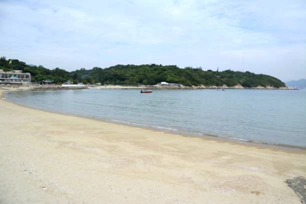 istock Beach in Peng Chau island, Hong Kong 916399394