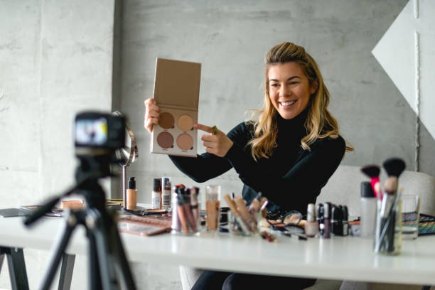 istock Advertising new make up products 916428582